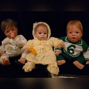 Limited Edit Lee Middleton Dolls, w/handmade knit attire
